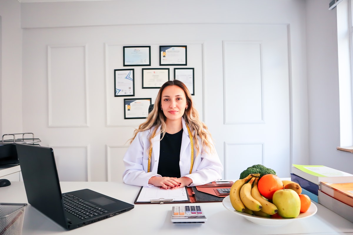 Professional nutritionist team working with clients
